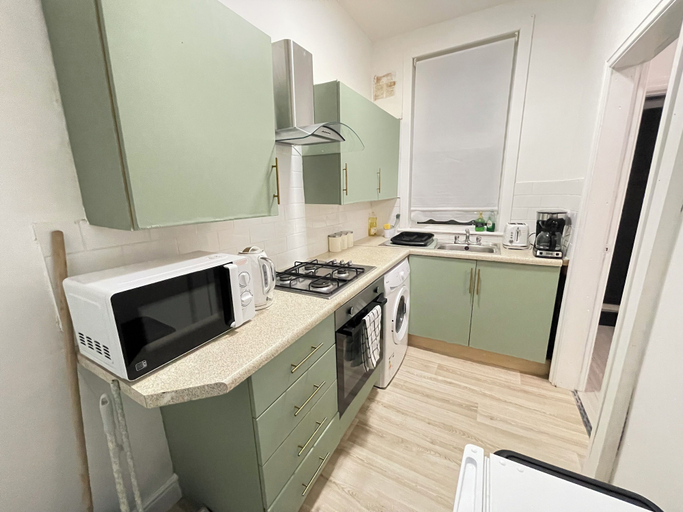 Others 2, Cosy Contractor Stay-Sleeps 4, Leeds