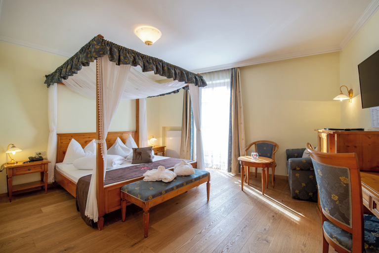 Bedroom 4, Erlebnishotel Engel, Bolzano