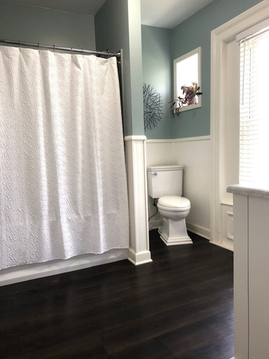 Bathroom 3, The Vine Bed & Breakfast LLC, Monroe