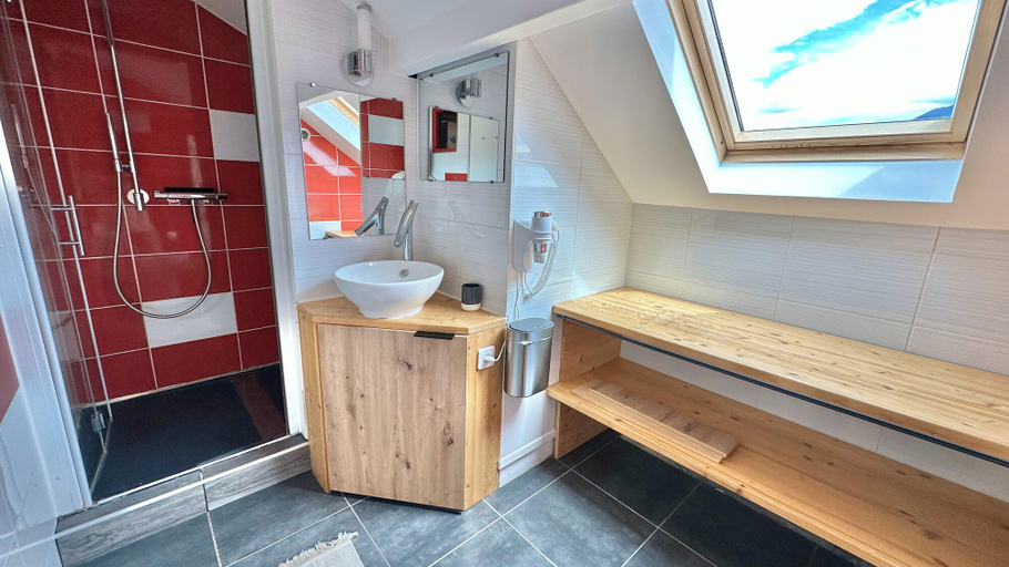 Bathroom 3, AlpiZen centre de Ressourcement - Adults recommended, Savoie