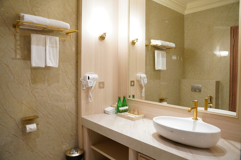 Bathroom 5, Whistler Garden Hotel, Tangerang