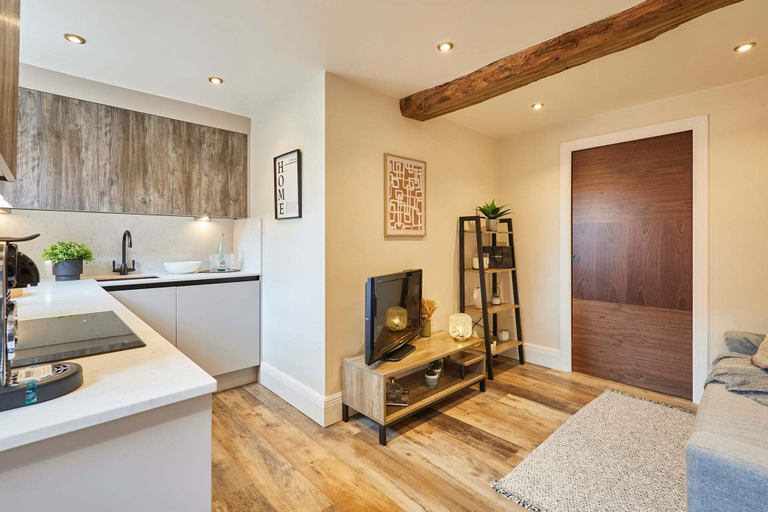 Room 4, Host Stay Apartment 8 Vinegar House, Worcestershire