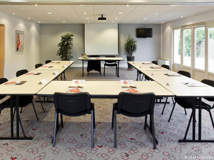 Exterior & Views 2, ibis Roanne, Loire