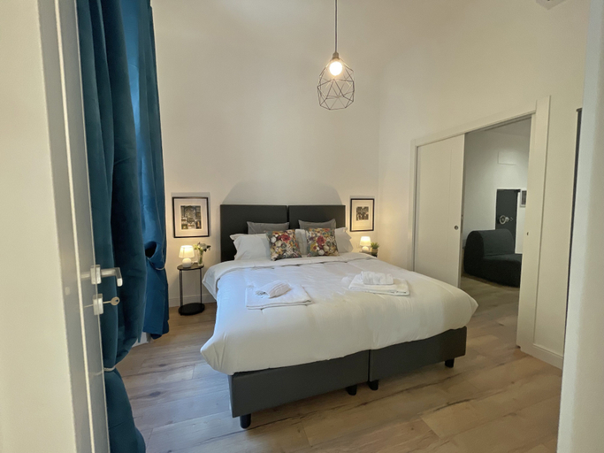Others 4, Happy Family Apartments Orefici, Genova