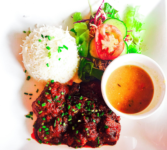 Food & Drinks 4, Laurels Villas