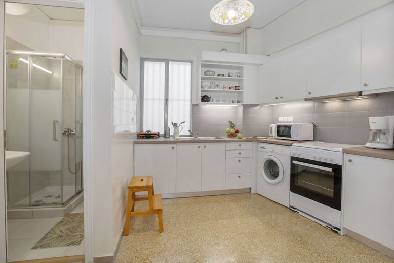Others 5, Central apartment on pedestrian street, Attica