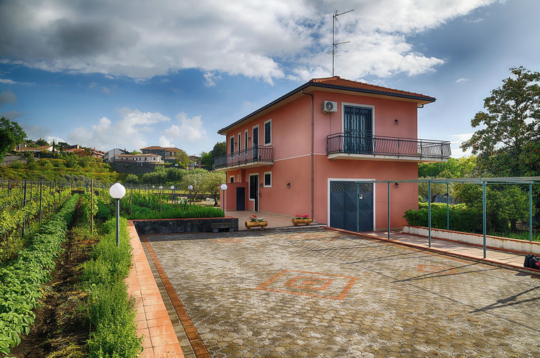 Exterior & Views 2, Beehappy B&B, Catania
