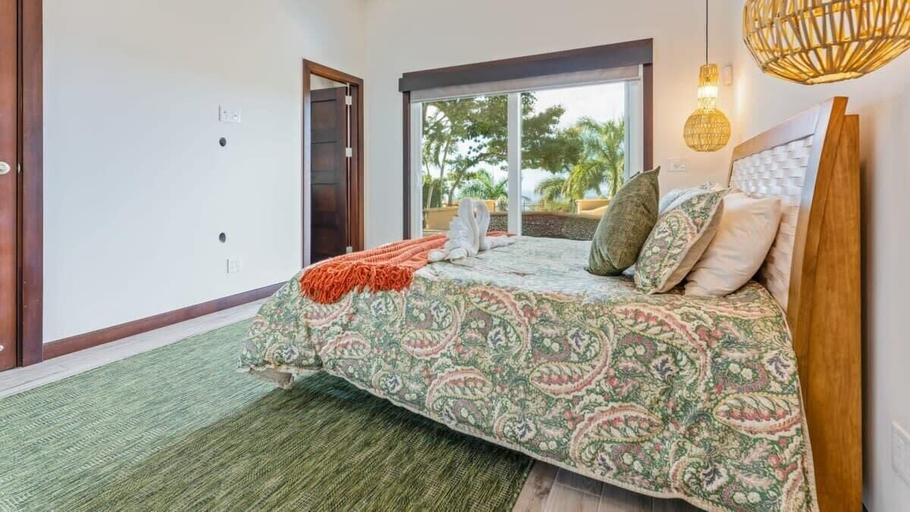 Bedroom, Beautiful House with Sweeping Ocean Views, Modern Design, and a Private Infinity Pool, Santa Cruz