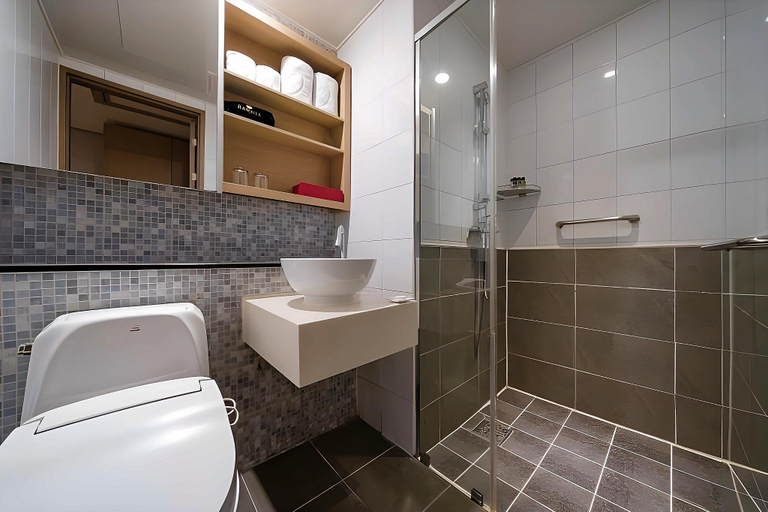 Bathroom 19