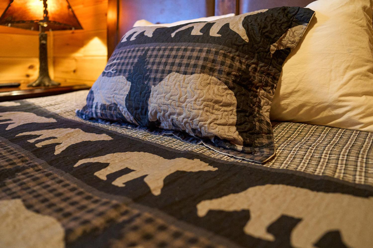 Bedroom 1, Spur of the Moment, Sevier