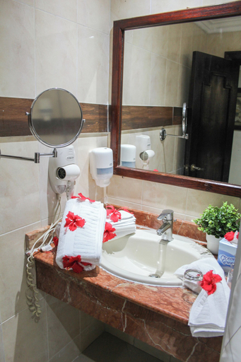 Bathroom 4, The MT Hotel, Salvaleon de Higuey