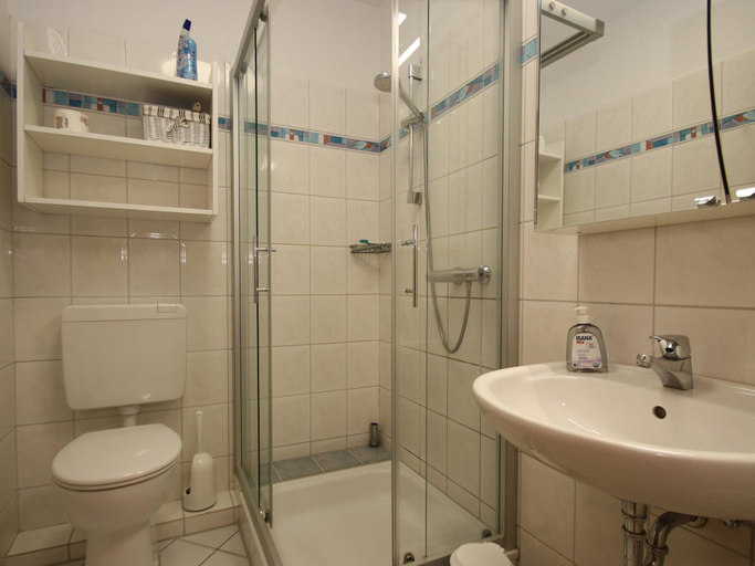 Bathroom, Reihenhaus, Dornumersiel, Aurich