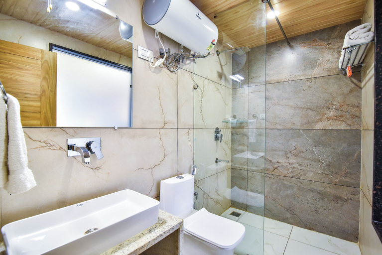 Bathroom 4, Hotel Pawan Regency, Kangra
