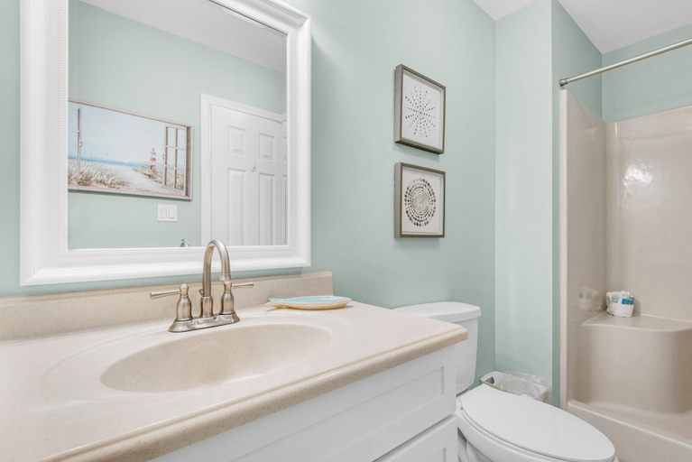 Bathroom 3, Beach Dream, Walton