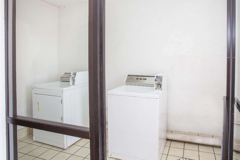 Bathroom 4, Super 8 by Wyndham Springdale AR, Washington