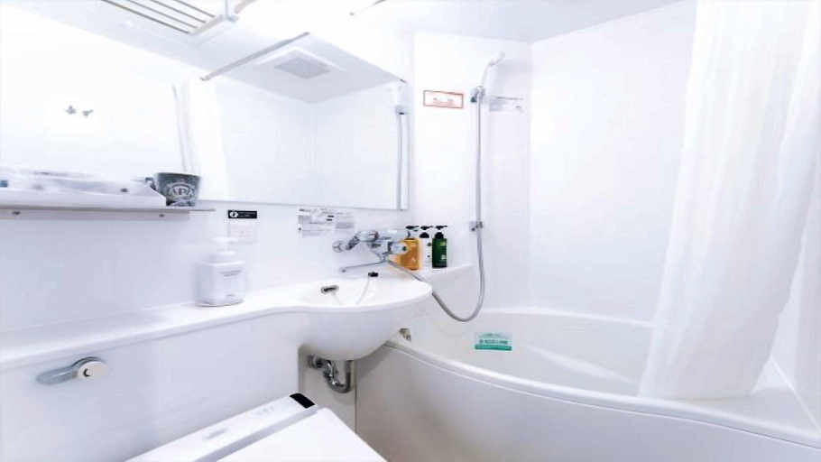 Bathroom 15