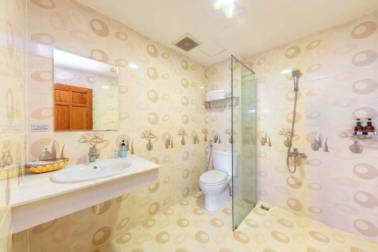 Bathroom 3, Hang Nga Hotel, Nha Trang
