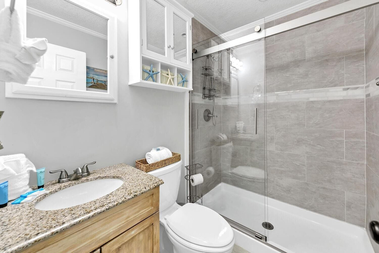 Bathroom, Misty Harbour 7, Bay