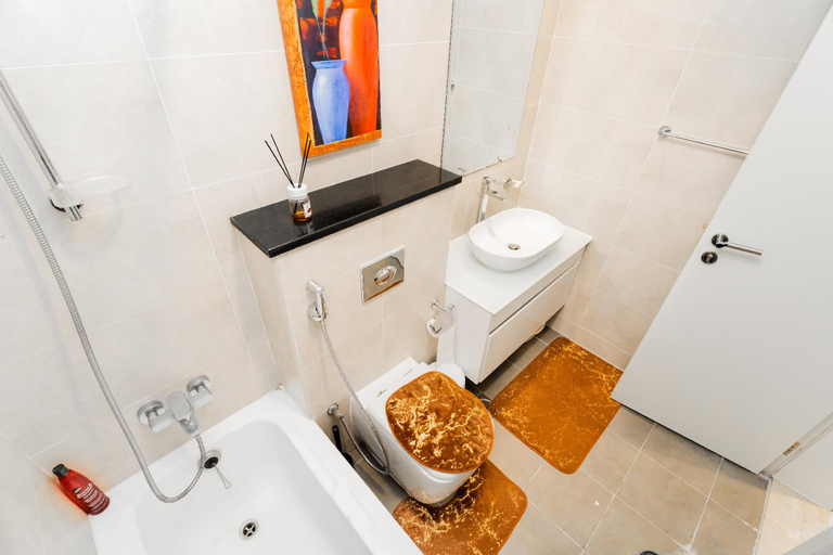 Others 5, Luxe Living in Prime Location!, Dubai
