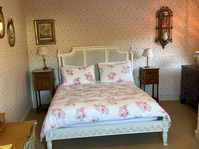 Bedroom 3, Peacocks Tearoom and Fine B and B, Cambridgeshire