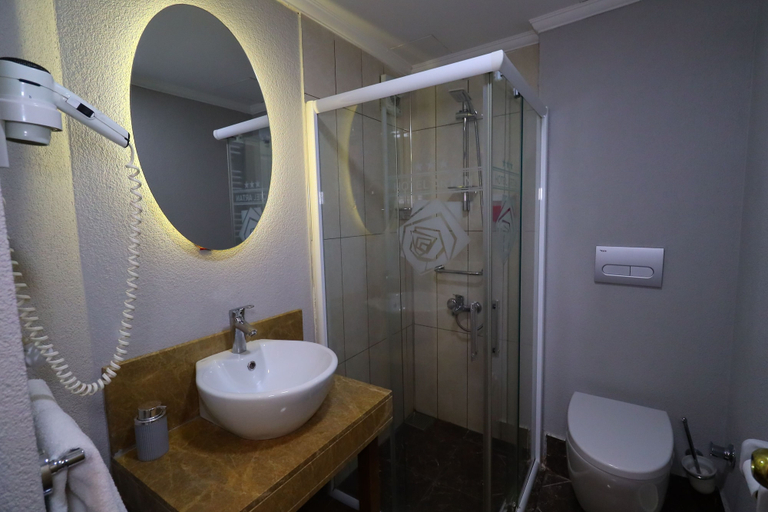 Bathroom 4, Artan Hotel, Merkez