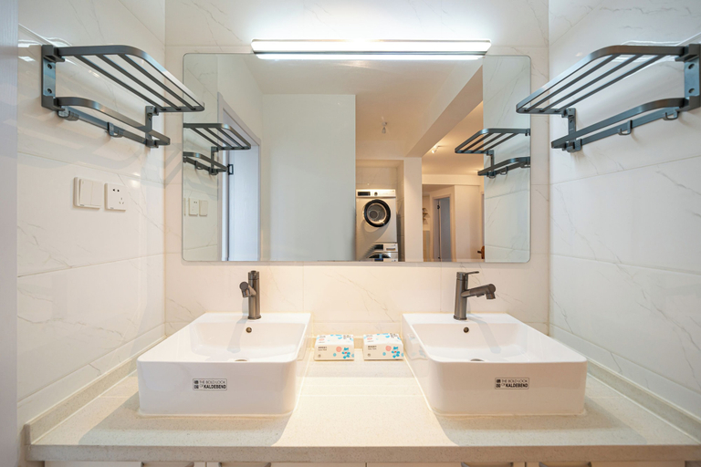 Bathroom 2, CityHome-5BRs Nanjing Rd People's Square, Shanghai
