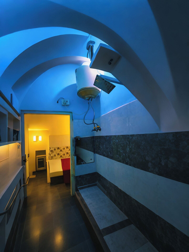 Others 4, Singh Hotel and Resorts, Delhi