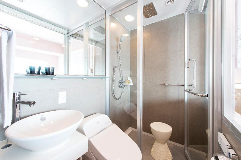 Bathroom 19