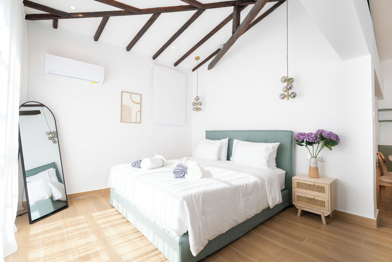 Others 3, Loft Centrale