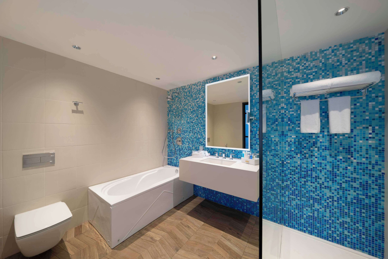 Bathroom 3, Radisson Blu Hotel, Riyadh Al Sahafa, Riyadh