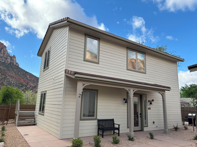 Exterior & Views 2, Cottages at Worthington Gallery, Washington
