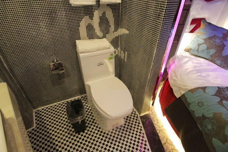 Bathroom 3, Manzhiya Theme Hotel (Shanghai Wanhangdu Road), Shanghai