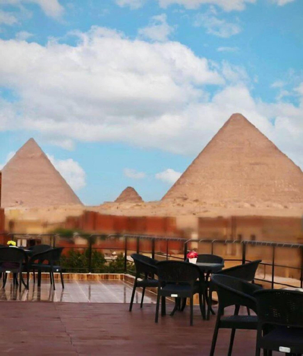 Food & Drinks 5, Turquoise Pyramids Gate, Al-Ahram