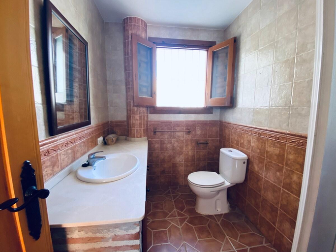 Bathroom 3, Cortijo Cantalobos, Granada