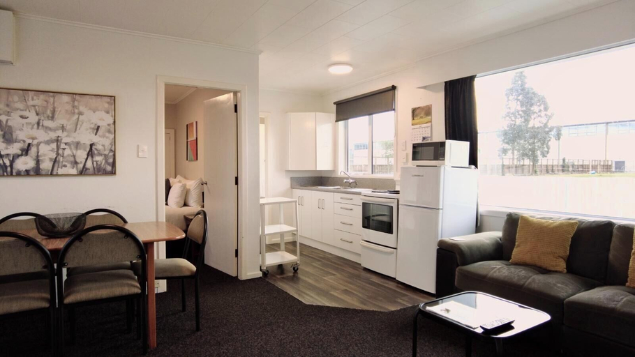 Others 3, Moana Court Motel, Invercargill