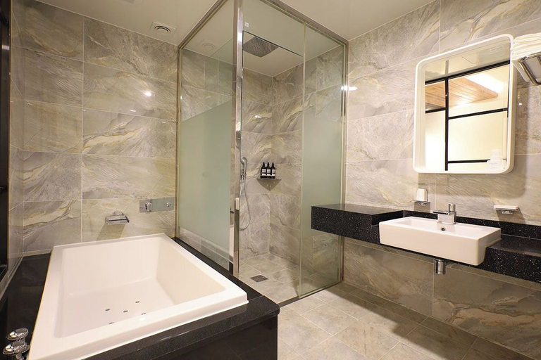 Others 5, Hound Hotel Daeyeon, Nam