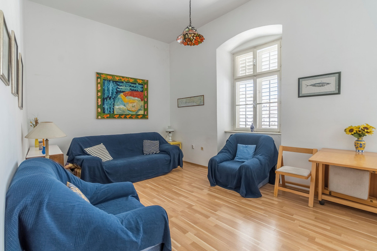 Others 5, Central Cathedral Apartment