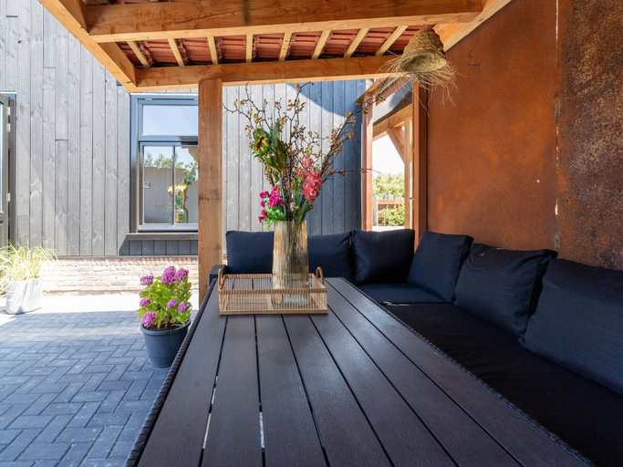 Balcony 2, Nice Holiday Home in Callantsoog With Wellness, Zijpe