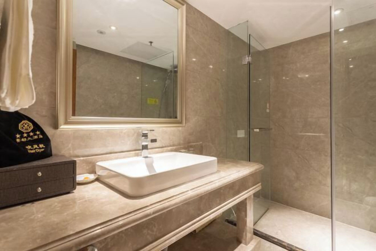 Bathroom 4, Century Plaza Qidu Hotel, Chuzhou