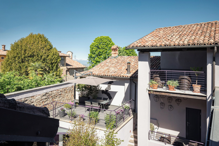 Exterior & Views 2, Uve Rooms & Wine Bar, Cuneo