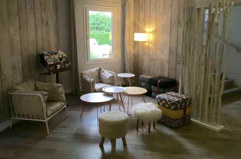 Public Area 2, Hotel Kyriad Lyon Est - Bron Eurexpo Le Cottage, Rhône