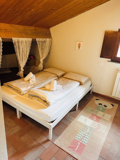 Bedroom 3, Il suono del fiume, Massa Carrara