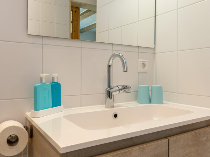 Bathroom 3, Holiday Home near Seabeach, Veere