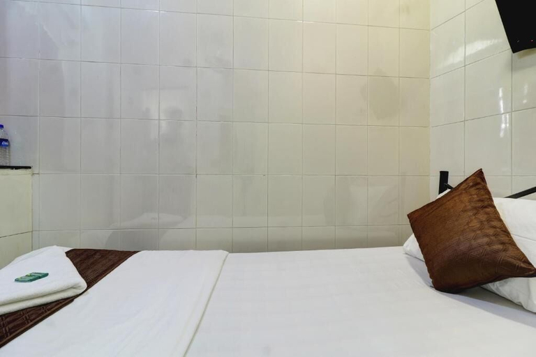 Others 4, Hotel Shabana Colaba, Mumbai City