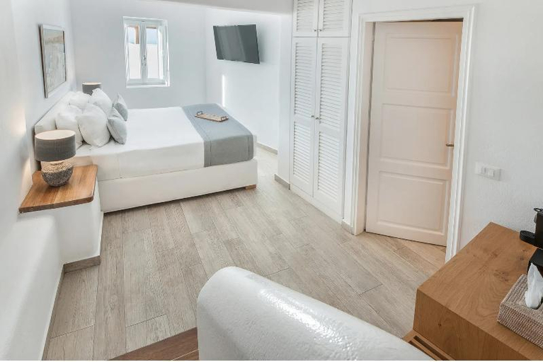 Bedroom 3, Aqua Mare Luxury Suites, South Aegean
