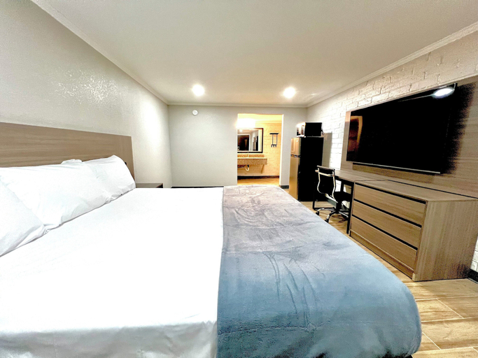 Bedroom 5, Economy Suites Extended Stay Tulsa, Tulsa