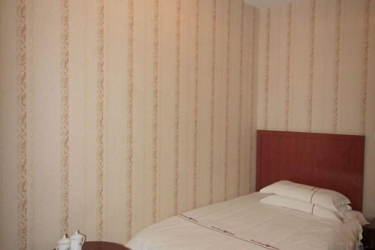 Bedroom 3, Zhaoyuan Wenfeng Hotel, Yantai