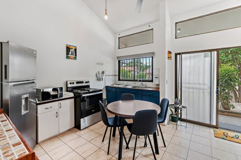Others 4, Bright and Spacious Loft-Style Apartment a Five-Minute Walk to the Beach, Carrillo