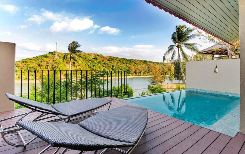 Swimming Pool 24