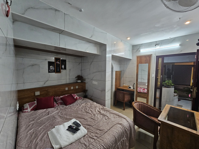 Bedroom 4, LEKSHMY TOWERS, Thiruvananthapuram